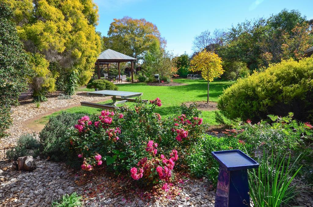 River Country Inn (Adults Only) Moama Esterno foto