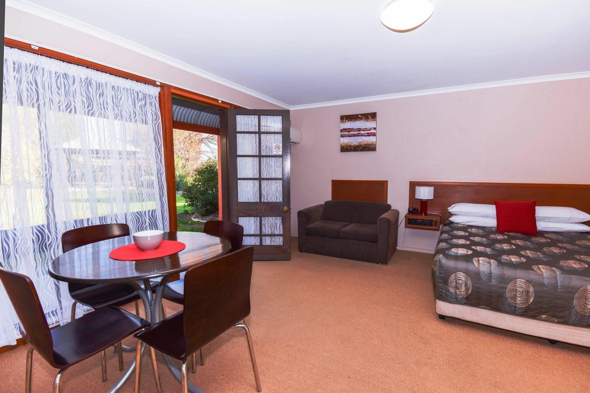 River Country Inn (Adults Only) Moama Esterno foto